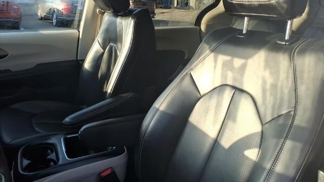2023 Chrysler Pacifica Plug-In Hybrid Touring L