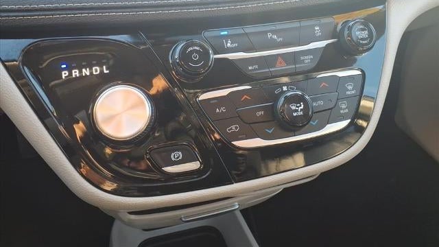 2023 Chrysler Pacifica Plug-In Hybrid Touring L