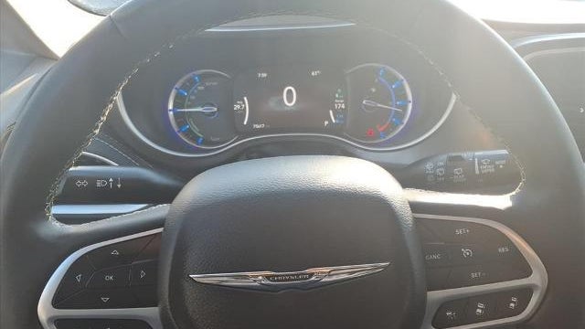 2023 Chrysler Pacifica Plug-In Hybrid Touring L