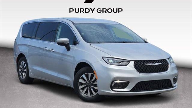 Preowned 2023 Chrysler Pacifica Plug-In Hybrid Touring L for Sale