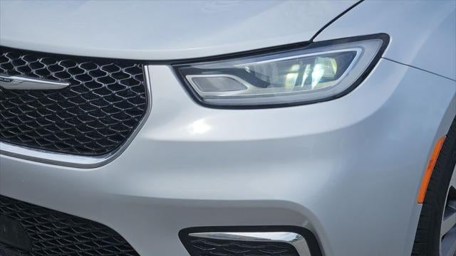 2023 Chrysler Pacifica Plug-In Hybrid Touring L