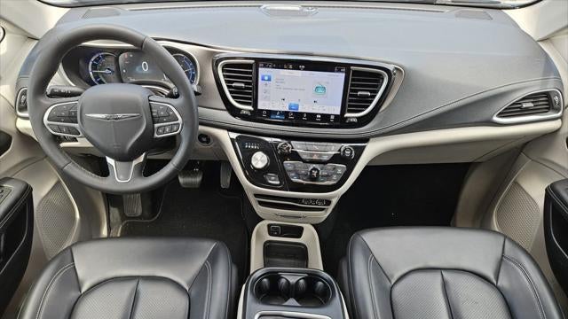 2023 Chrysler Pacifica Plug-In Hybrid Touring L