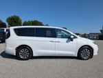 2023 Pacifica Plug-In Hybrid Thumbnail 4