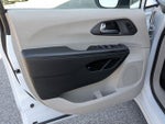 2023 Pacifica Plug-In Hybrid Thumbnail 25