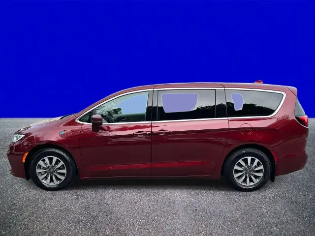 2022 Chrysler Pacifica - $15,657