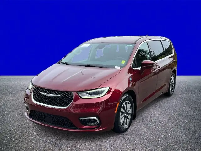2022 Chrysler Pacifica - $15,657