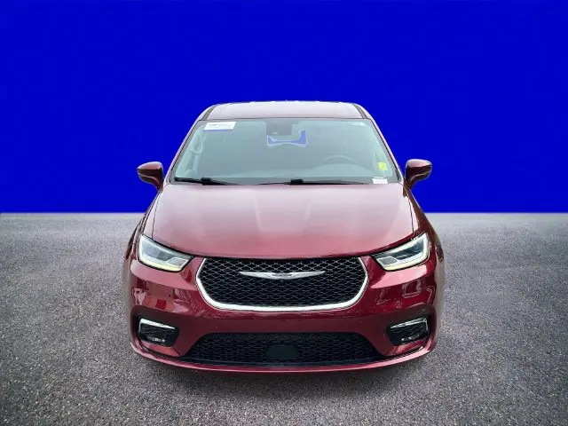 2022 Chrysler Pacifica - $15,657