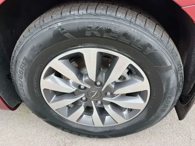 2022 Chrysler Pacifica - $15,657