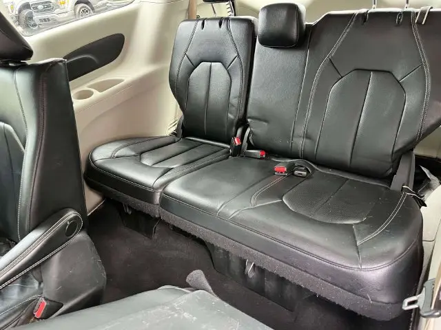 2022 Chrysler Pacifica - $15,657