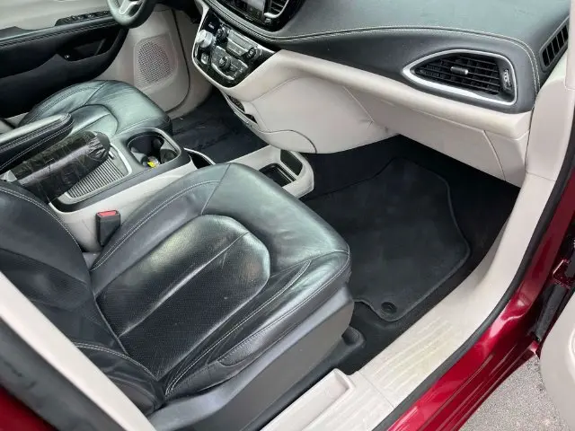 2022 Chrysler Pacifica - $15,657