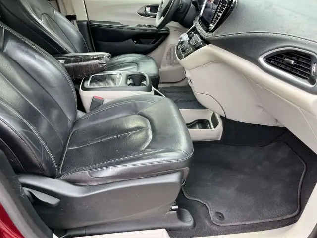 2022 Chrysler Pacifica - $15,657