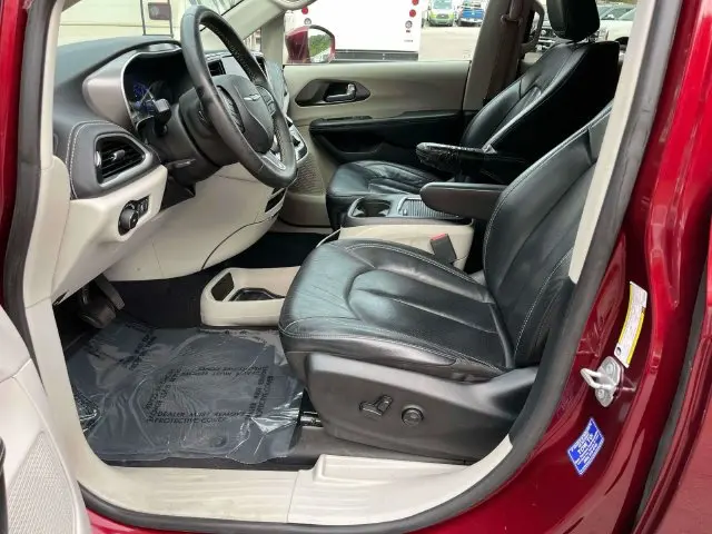 2022 Chrysler Pacifica - $15,657
