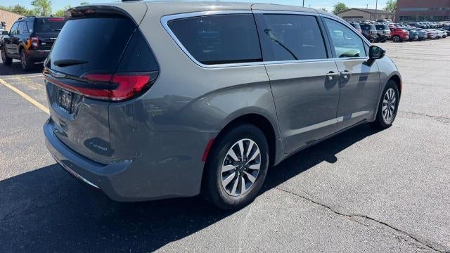 2023 Chrysler Pacifica Plug-In Hybrid Touring L