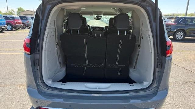 2023 Chrysler Pacifica Plug-In Hybrid Touring L