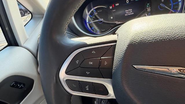 2023 Chrysler Pacifica Plug-In Hybrid Touring L