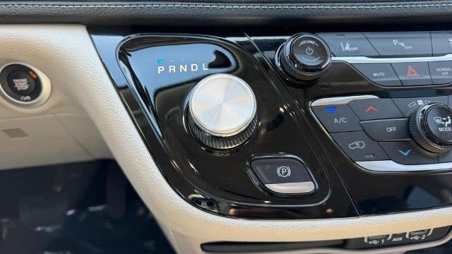2023 Chrysler Pacifica Plug-In Hybrid Touring L