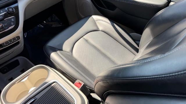 2023 Chrysler Pacifica Plug-In Hybrid Touring L