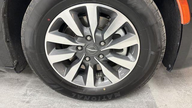 2023 Chrysler Pacifica Plug-In Hybrid Touring L