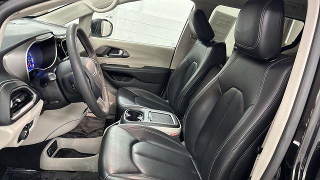 2023 Chrysler Pacifica Plug-In Hybrid Touring L