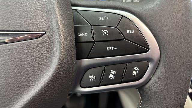 2023 Chrysler Pacifica Plug-In Hybrid Touring L