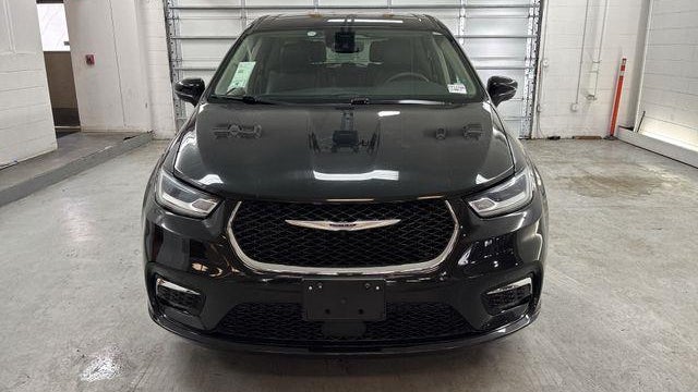 2023 Chrysler Pacifica Plug-In Hybrid Touring L