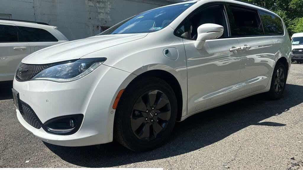 Preowned 2020 Chrysler Pacifica Hybrid Limited Red S for Sale