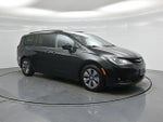 2018 Pacifica Hybrid Thumbnail 24