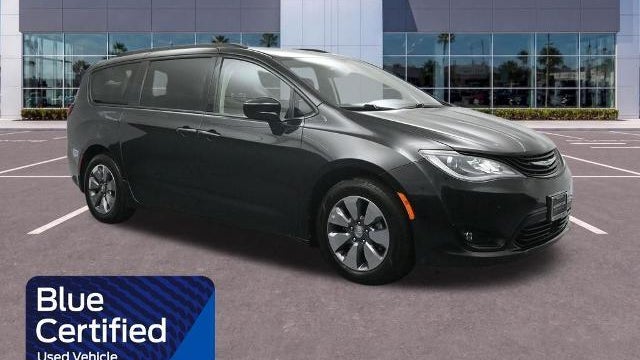 Preowned 2018 Chrysler Pacifica Hybrid Limited for Sale