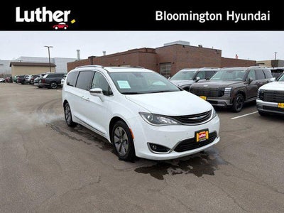 Photo of a 2018 Chrysler Pacifica Hybrid Limited 4DR Mini-Van for sale