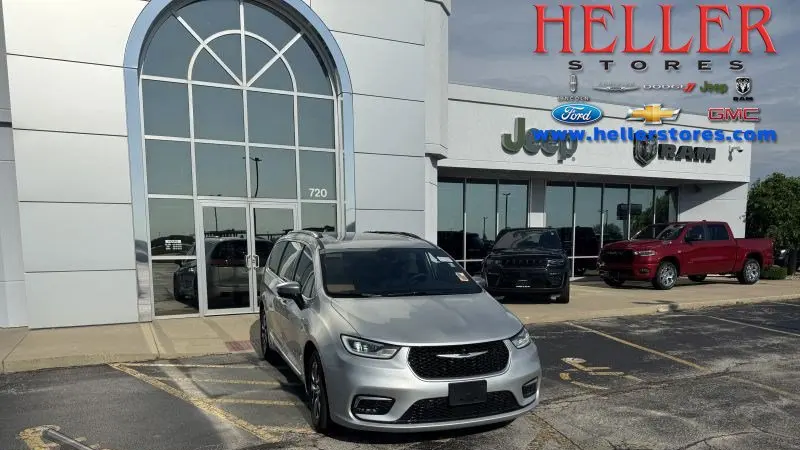 Preowned 2023 Chrysler Pacifica Plug-In Hybrid Pinnacle for Sale