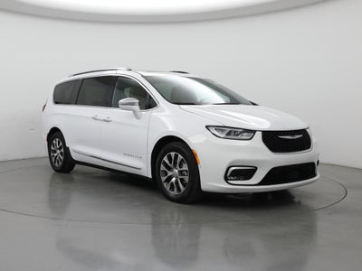 Photo of a 2024 Chrysler Pacifica Plug-In Hybrid Pinnacle 4DR Mini-Van for sale