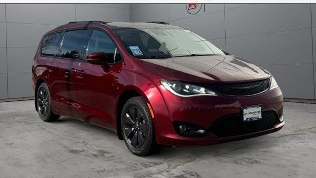 Preowned 2020 Chrysler Pacifica Hybrid Limited Red S for Sale