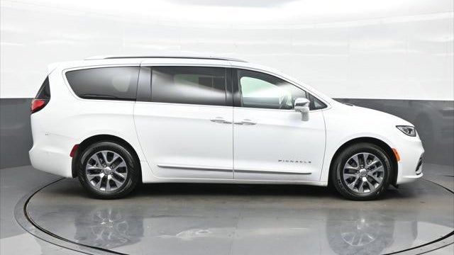 2022 Chrysler Pacifica Hybrid Pinnacle