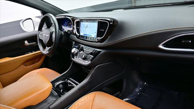 2022 Chrysler Pacifica Hybrid Pinnacle