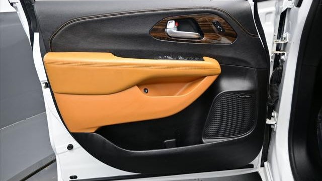 2022 Chrysler Pacifica Hybrid Pinnacle