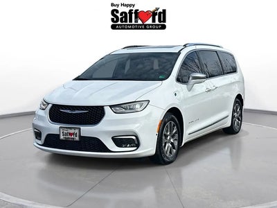 Photo of a 2023 Chrysler Pacifica Plug-In Hybrid Pinnacle 4DR Mini-Van for sale