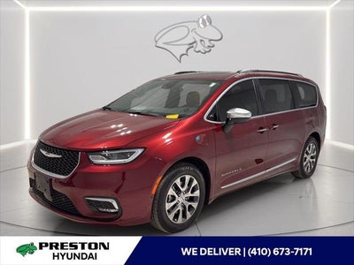 2023 Chrysler Pacifica Plug-In Hybrid Pinnacle 4DR Mini-Van