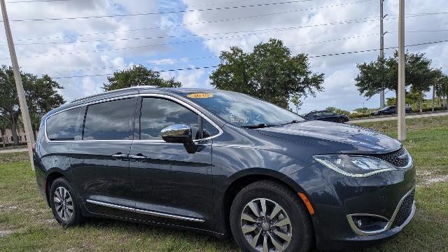 2020 Chrysler Pacifica Hybrid Limited Red S