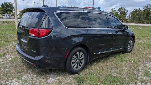 2020 Chrysler Pacifica Hybrid Limited Red S