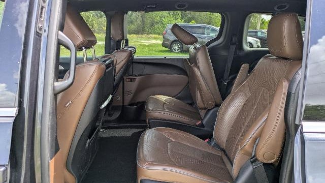 2020 Chrysler Pacifica Hybrid Limited Red S