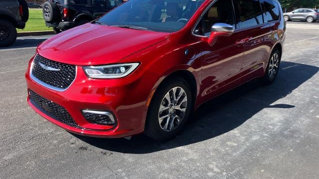 2024 Chrysler Pacifica Plug-In Hybrid Pinnacle