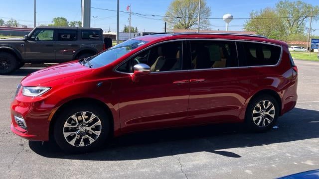 2024 Chrysler Pacifica Plug-In Hybrid Pinnacle
