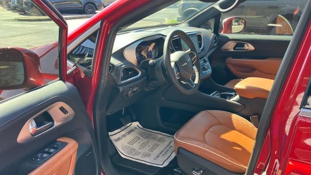 2024 Chrysler Pacifica Plug-In Hybrid Pinnacle