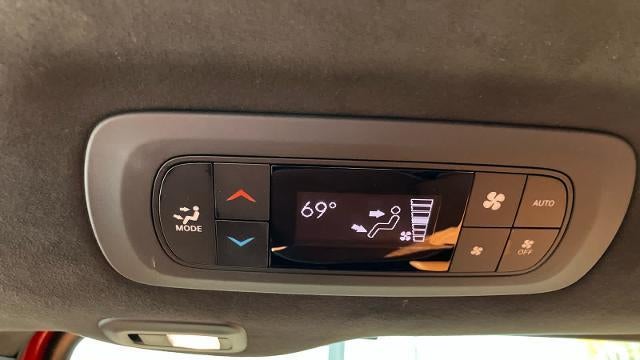 2024 Chrysler Pacifica Plug-In Hybrid Pinnacle