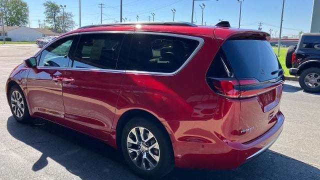 2024 Chrysler Pacifica Plug-In Hybrid Pinnacle