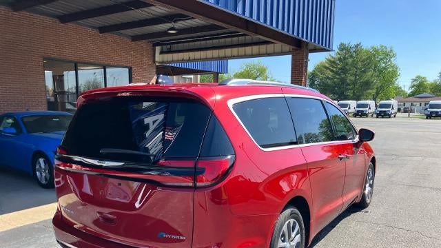 2024 Chrysler Pacifica Plug-In Hybrid Pinnacle