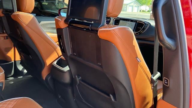 2024 Chrysler Pacifica Plug-In Hybrid Pinnacle