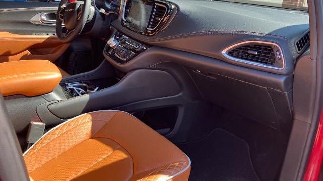 2024 Chrysler Pacifica Plug-In Hybrid Pinnacle
