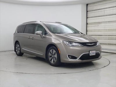 Photo of a 2018 Chrysler Pacifica Hybrid Limited 4DR Mini-Van for sale