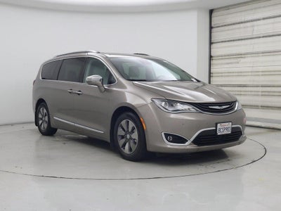 Photo of a 2018 Chrysler Pacifica Hybrid Limited 4DR Mini-Van for sale